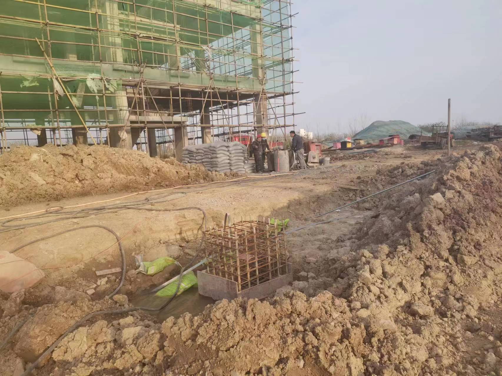 兴隆华侨农场当桥梁出现裂缝的时候应该及时加固修补